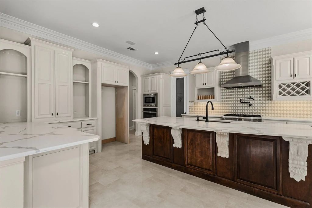 950 Garnet Cove, Oak Point