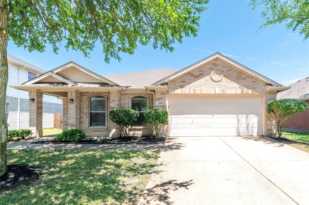 1113 Mockingbird Drive, Aubrey