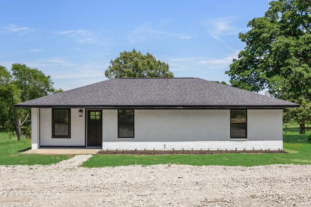 8804 County Road 3816, Athens