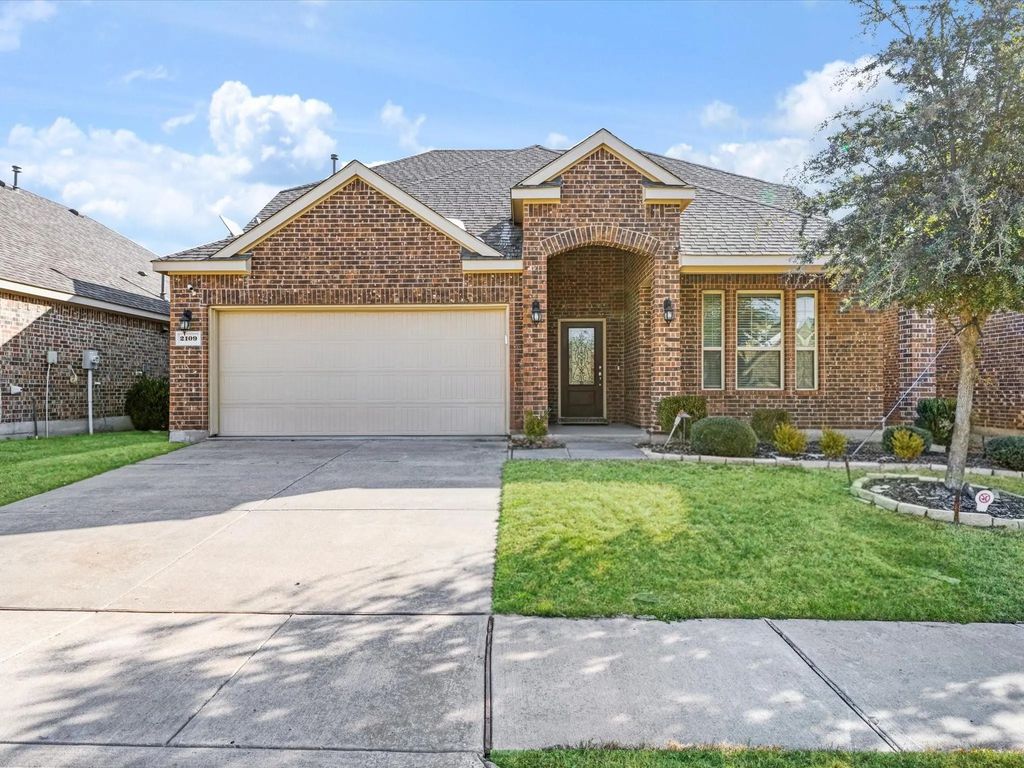 2109 Lake Hawthorne Trail, Little Elm