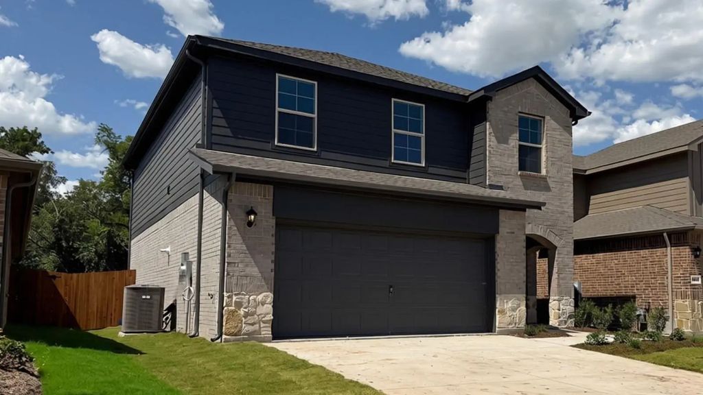 2215 Bosque Trail, Crandall