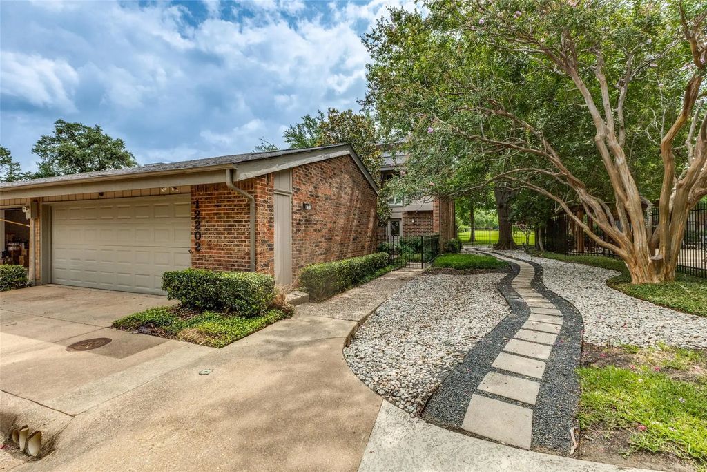 12202 Montego Plaza, Dallas