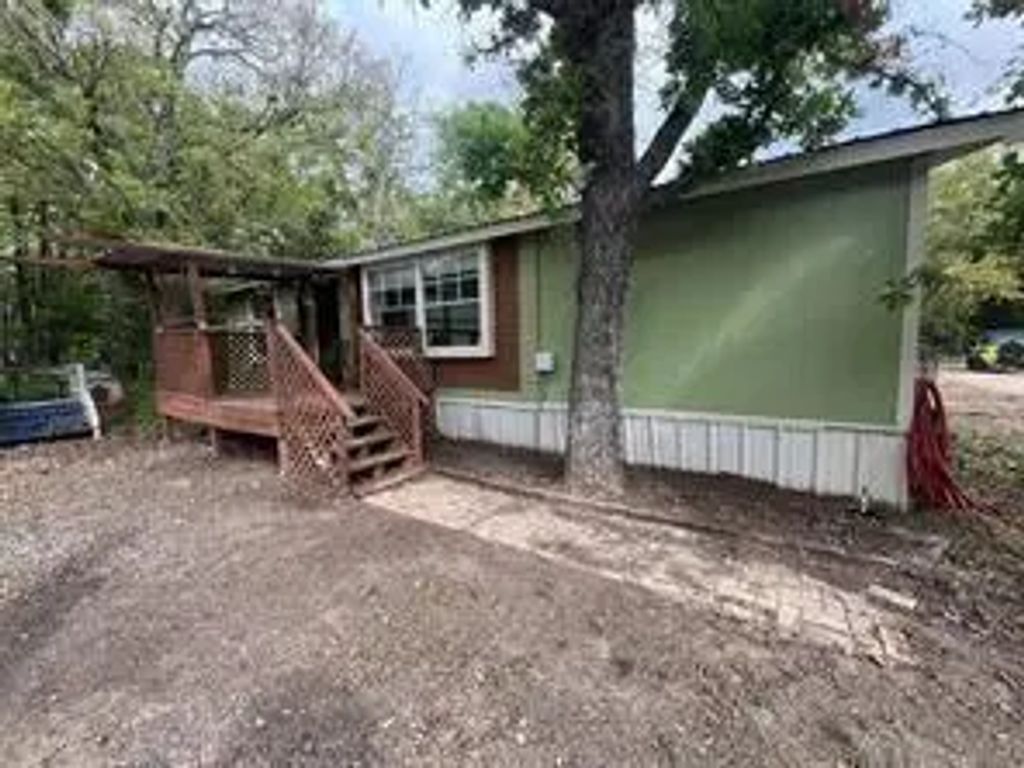 1466 Rancho Rd, Quinlan