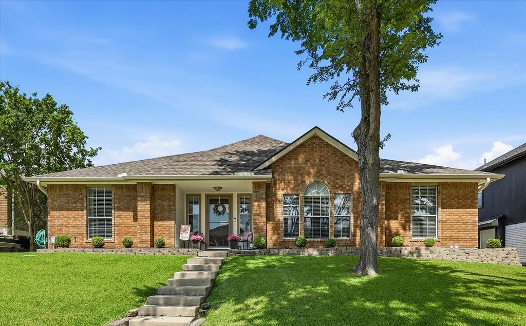 3802 Virginia Pine Circle, Carrollton