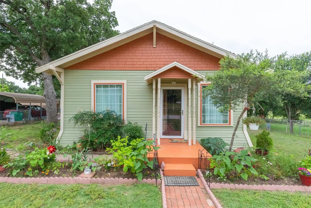 208 Frost Street, Eastland