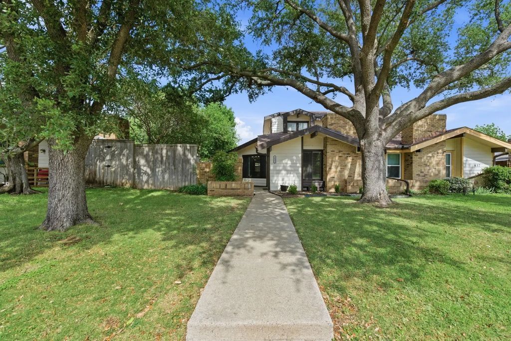 633 Hunters Glen Street, Lewisville