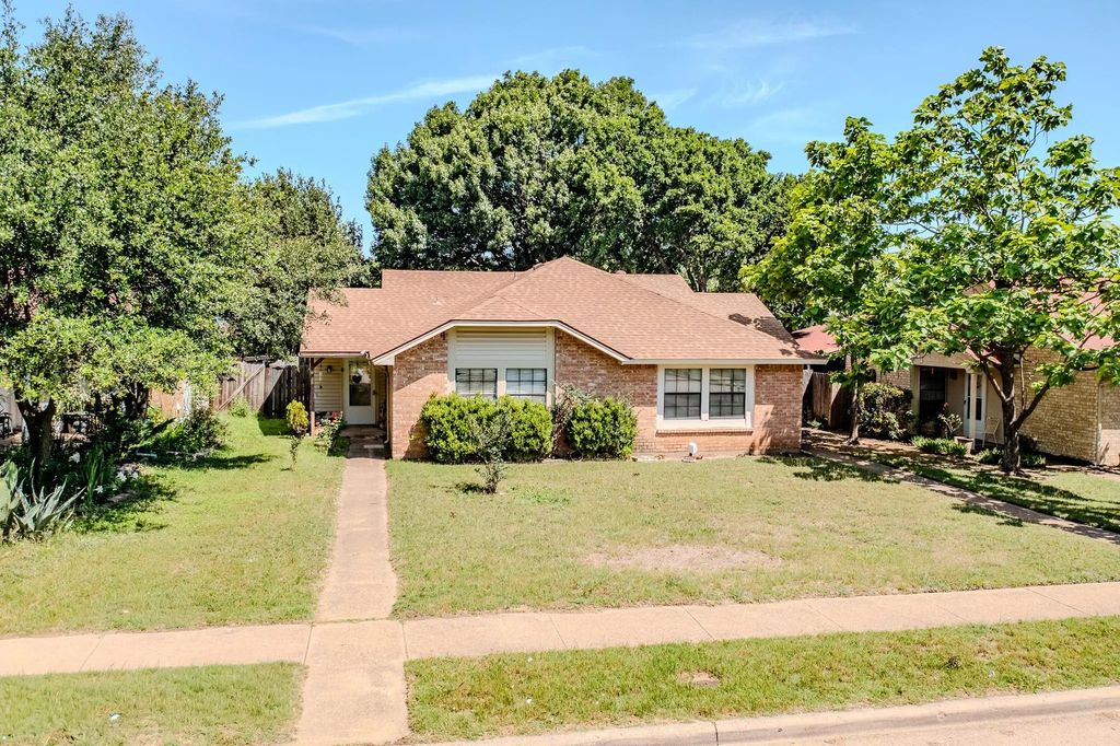7105 Pineberry Road, Dallas