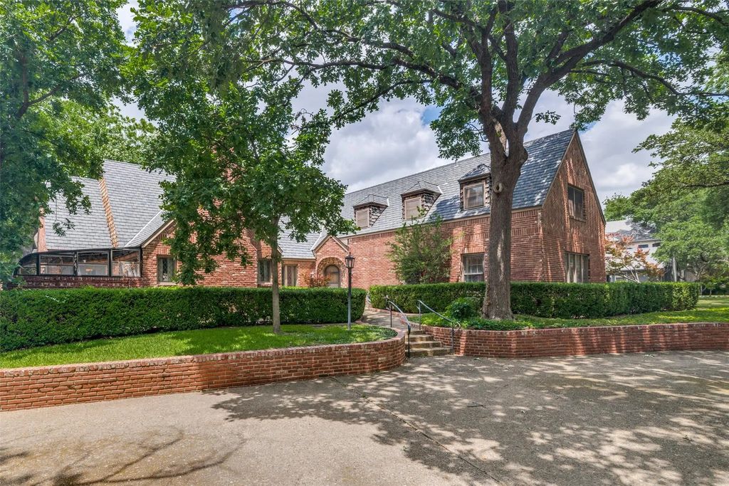 2501 W Prairie Creek Drive, Richardson