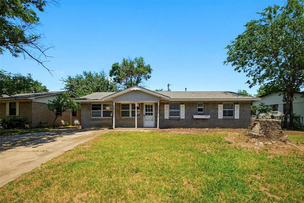 361 N Shore Place, Lewisville