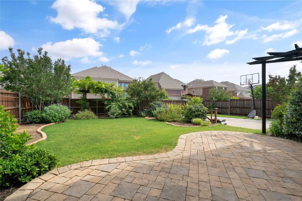 3505 Curbstone Way, Plano