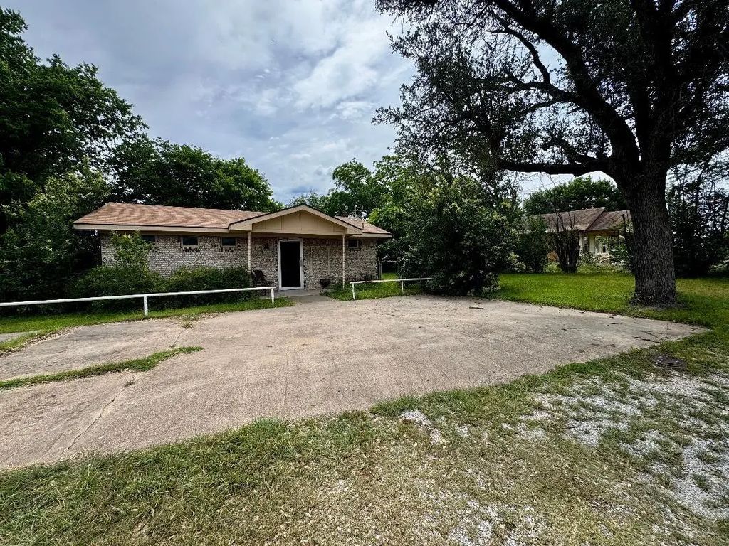 1115 Alexander Road, Stephenville