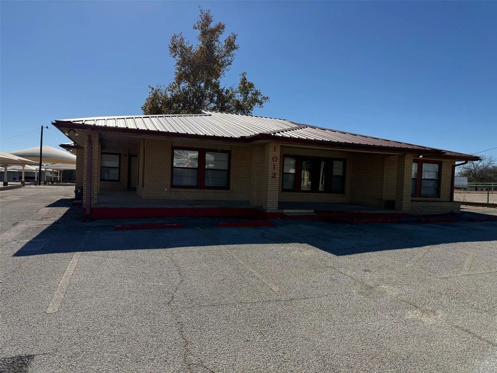 1012 Fort Worth Highway, Weatherford