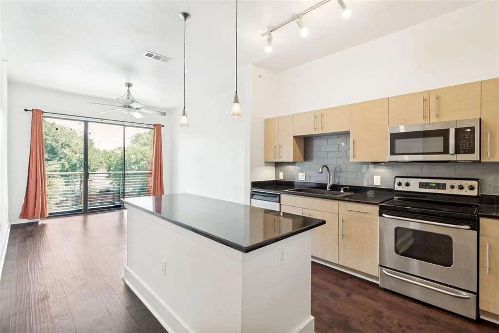 4414 Cedar Springs Road 320, Dallas