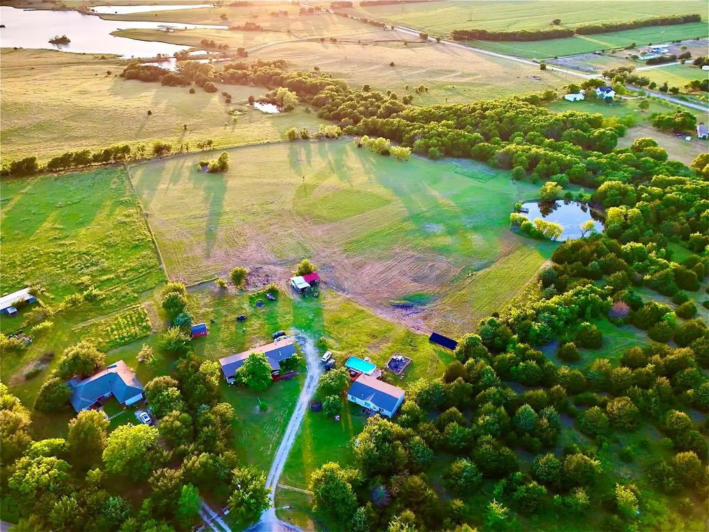 18709 County Road 1089, Royse City