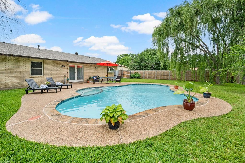 5628 Belfast Lane, North Richland Hills