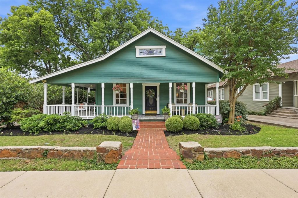3817 Clarke Avenue, Fort Worth