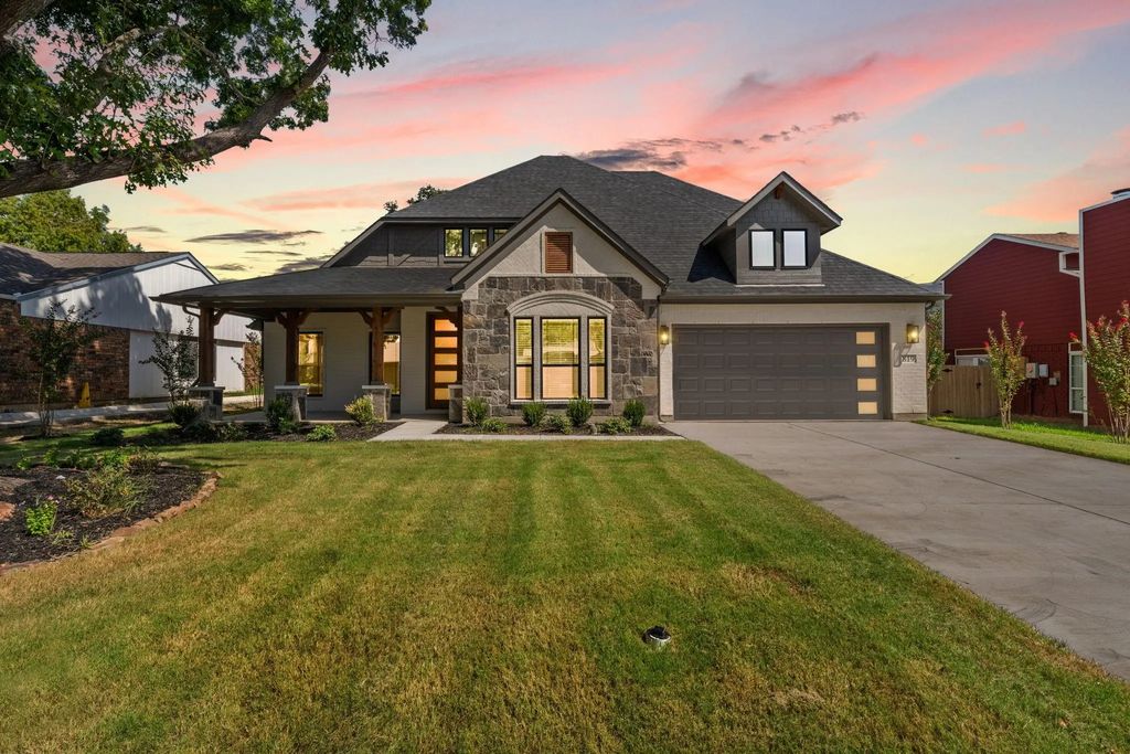 819 Beverly Drive, Grapevine
