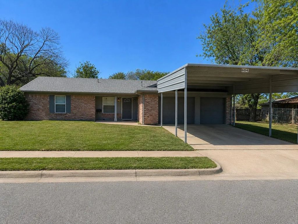604 Pinto Lane, Saginaw
