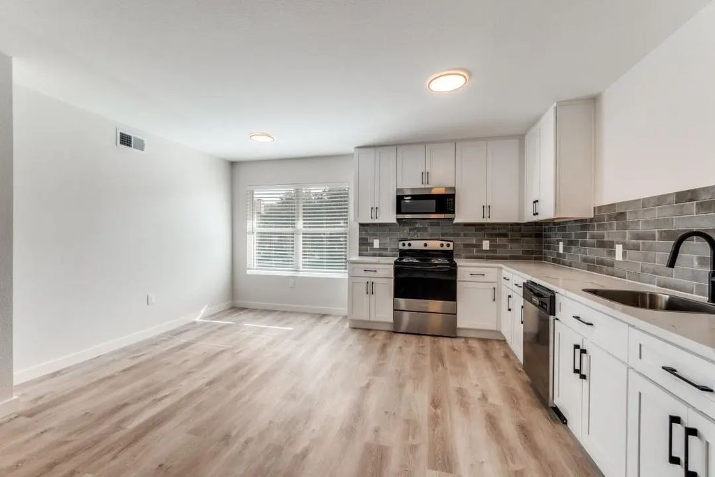 5917 Gaston Avenue 215, Dallas