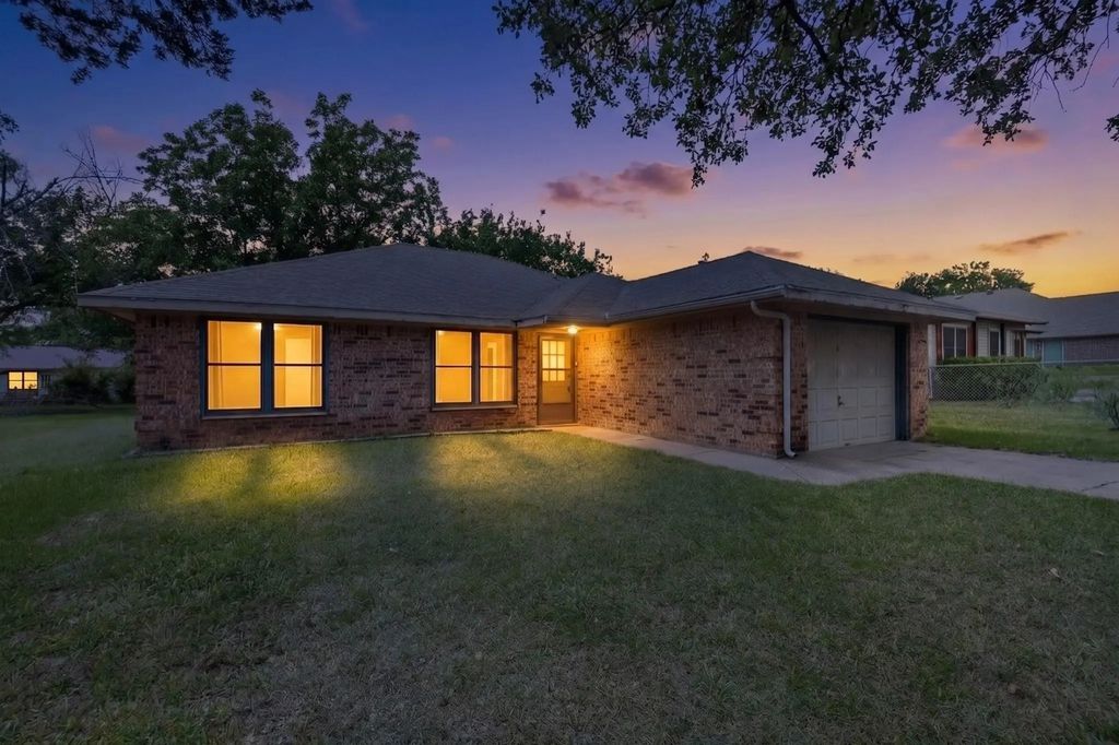 606 New Hope Street, Terrell