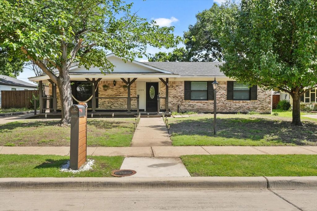 2795 Beechmont Drive, Dallas