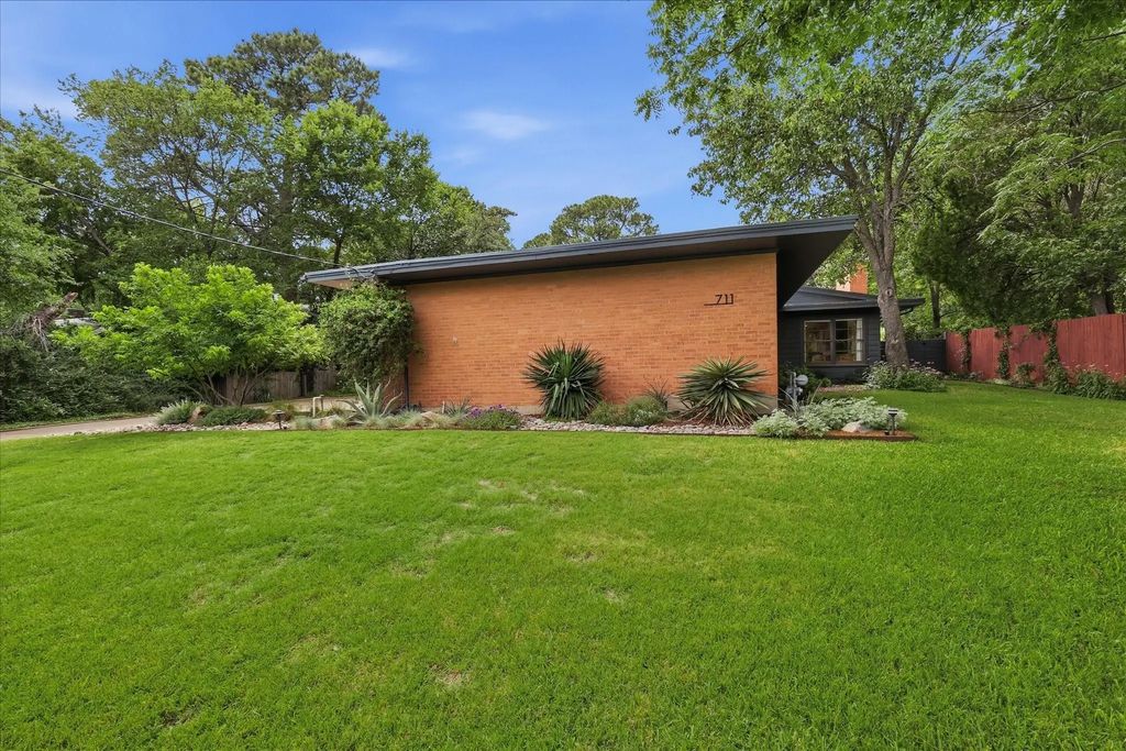 711 Ector Street, Denton