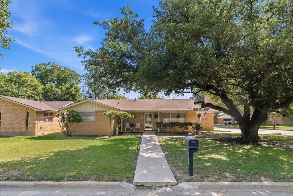 2410 14th Street, Brownwood