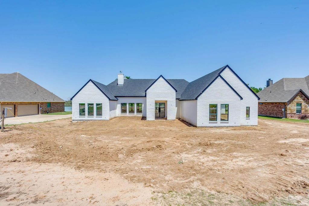 129 Lakeside Drive, Lipan