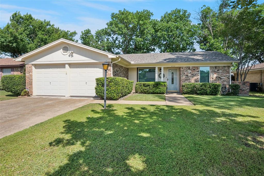 6220 Sandra Drive, Fort Worth