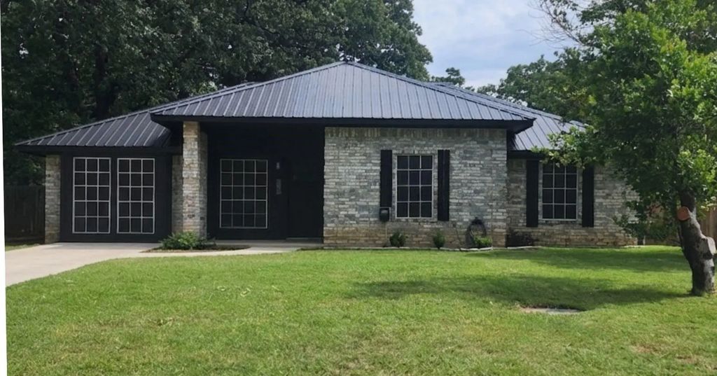 202 Creekstone Court, Seagoville