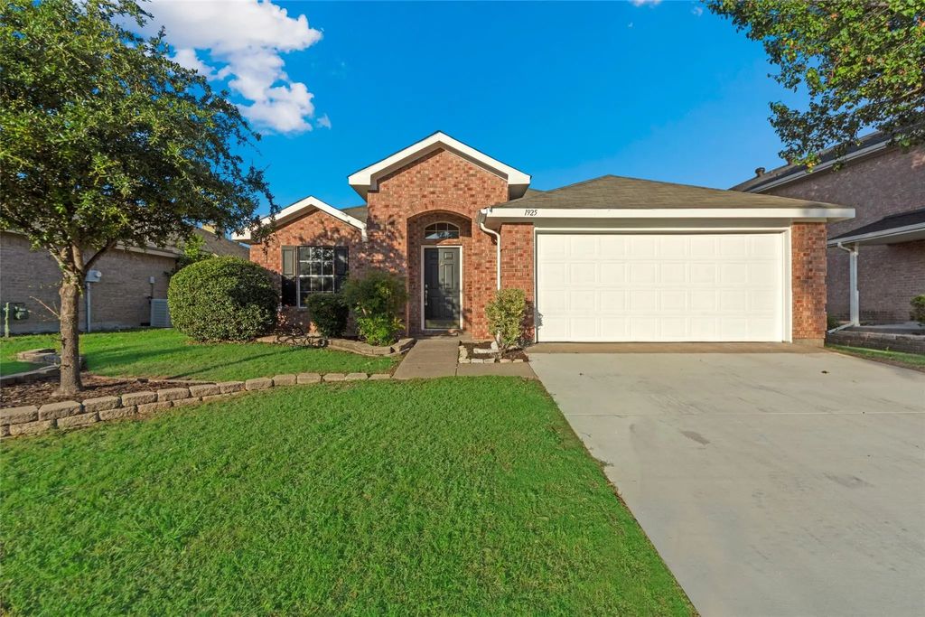 1925 Clear Creek Drive, Little Elm