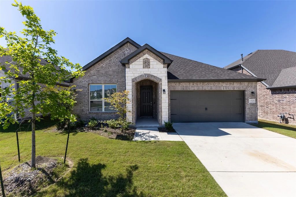 1515 Bridlepath, Forney