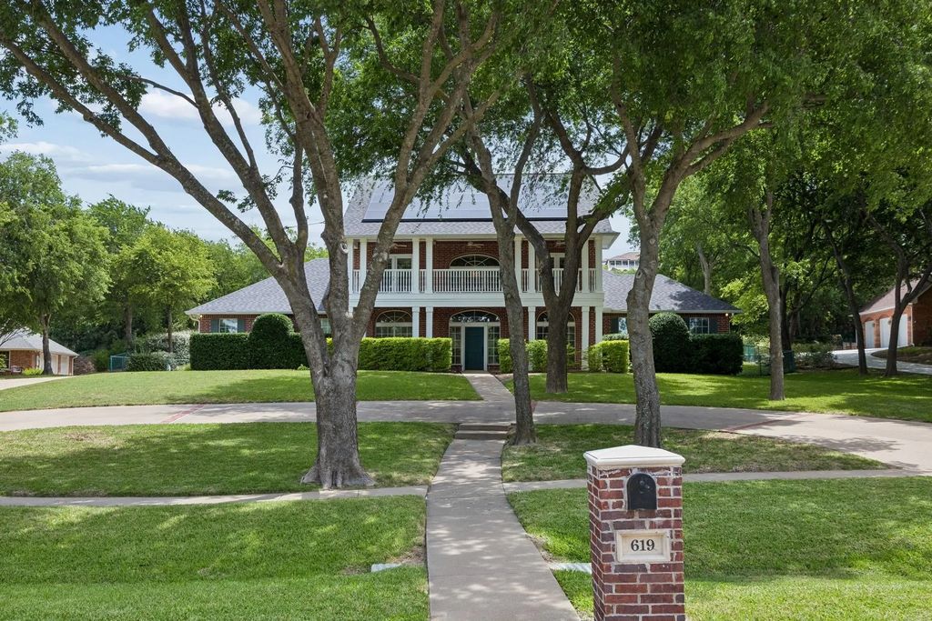 619 Oak Tree Cove, Cedar Hill