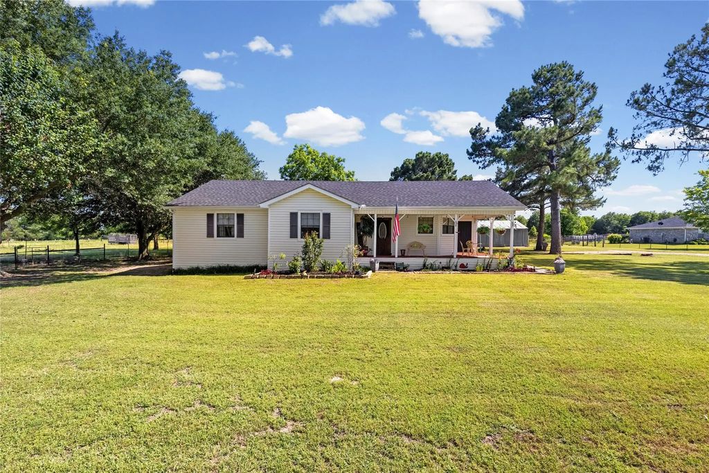 1551 County Road 3327, Greenville