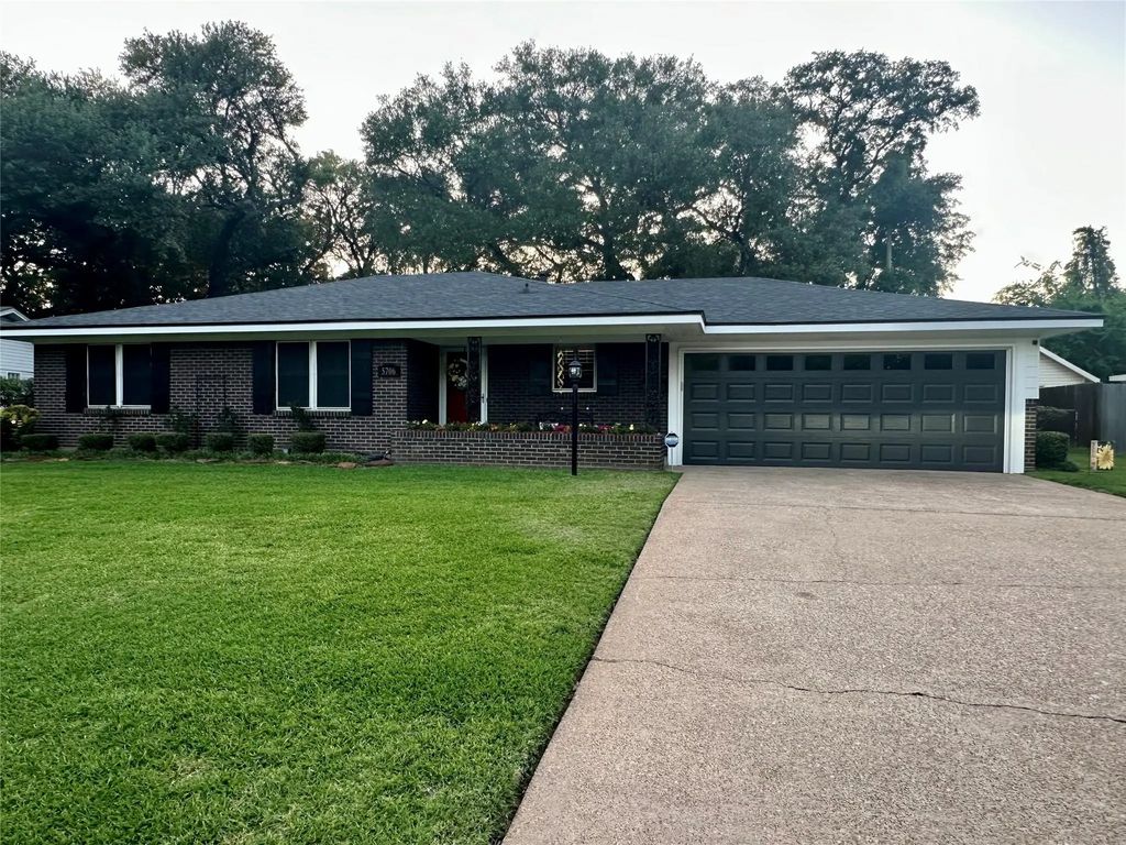 5706 River Road, Shreveport