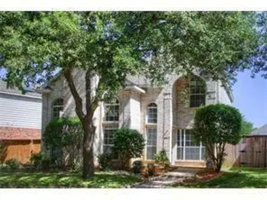 907 Canal, Irving