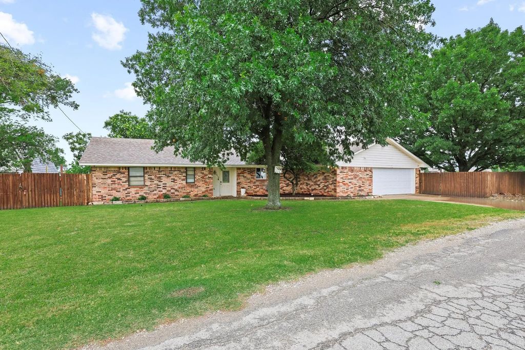 619 N 5th Street, Gunter