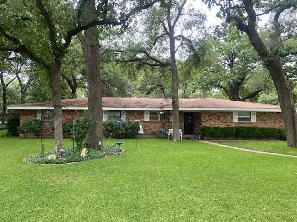 2333 N Carrier Parkway, Grand Prairie