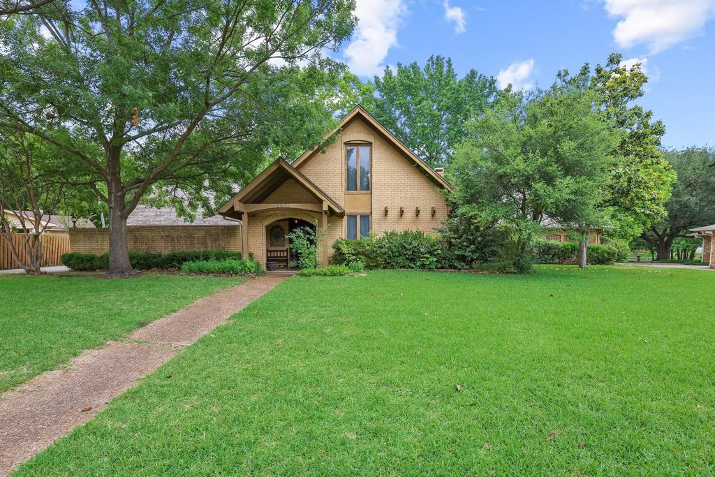 2531 Shoreline Drive, Sherman