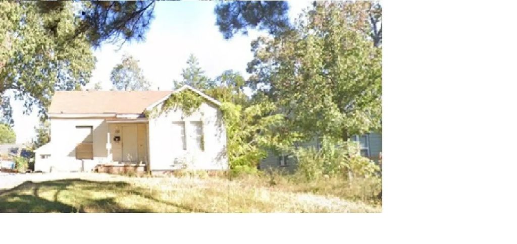 140 E College, Shreveport