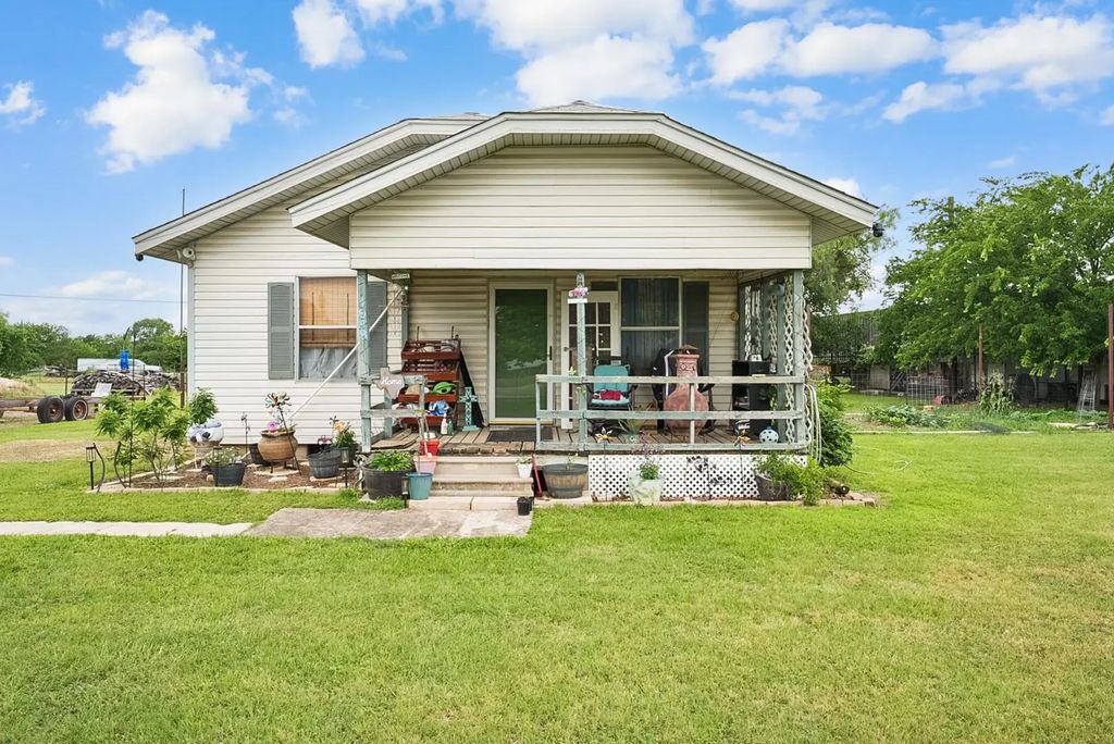 4948 Tin Top Road, Weatherford
