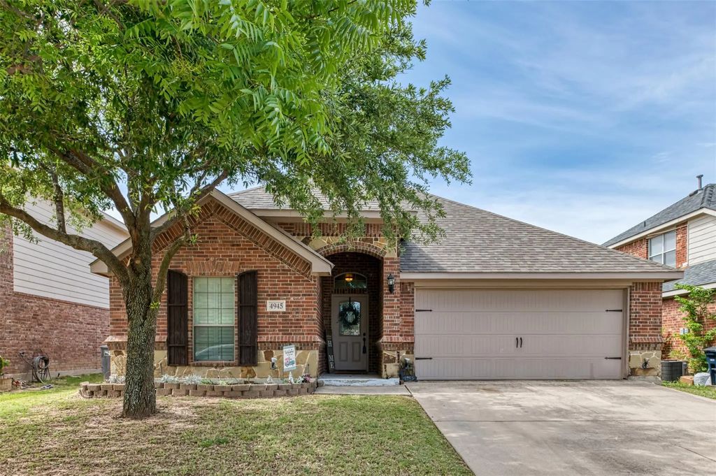 4945 Wild Oats Drive, Fort Worth