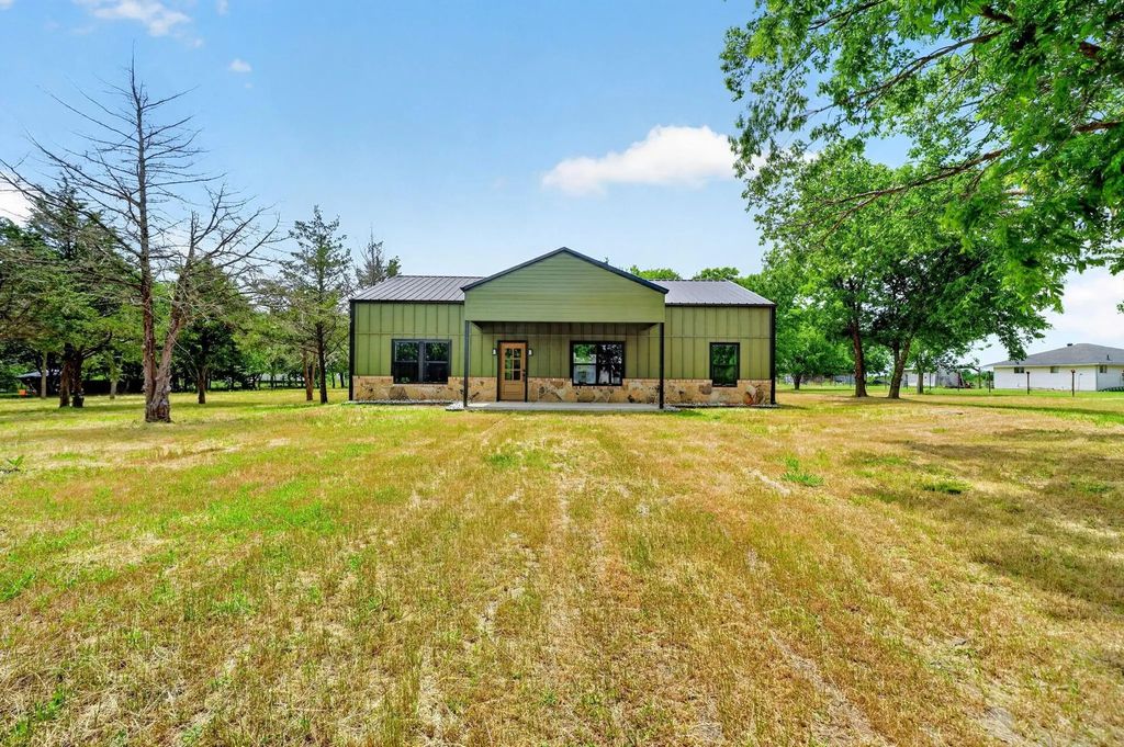 887 Private Road 2283, Quinlan