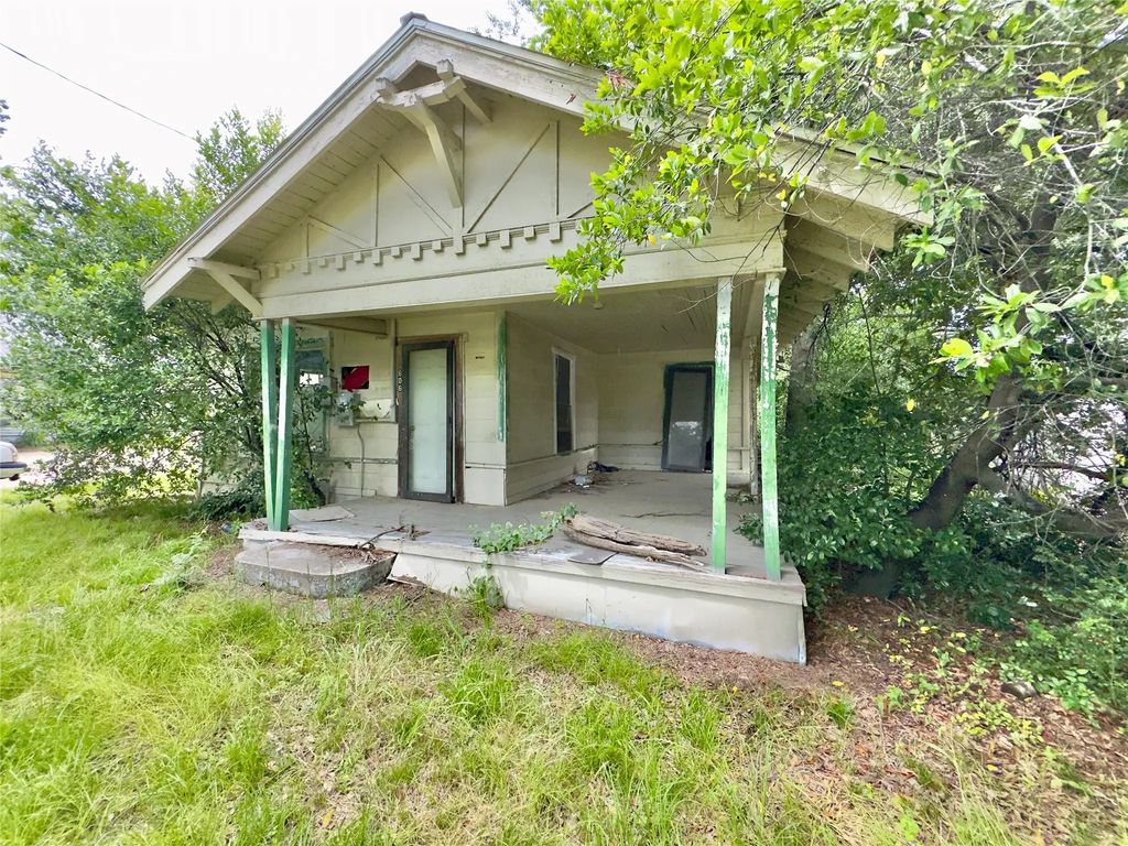 606 Houston Street, Sulphur Springs