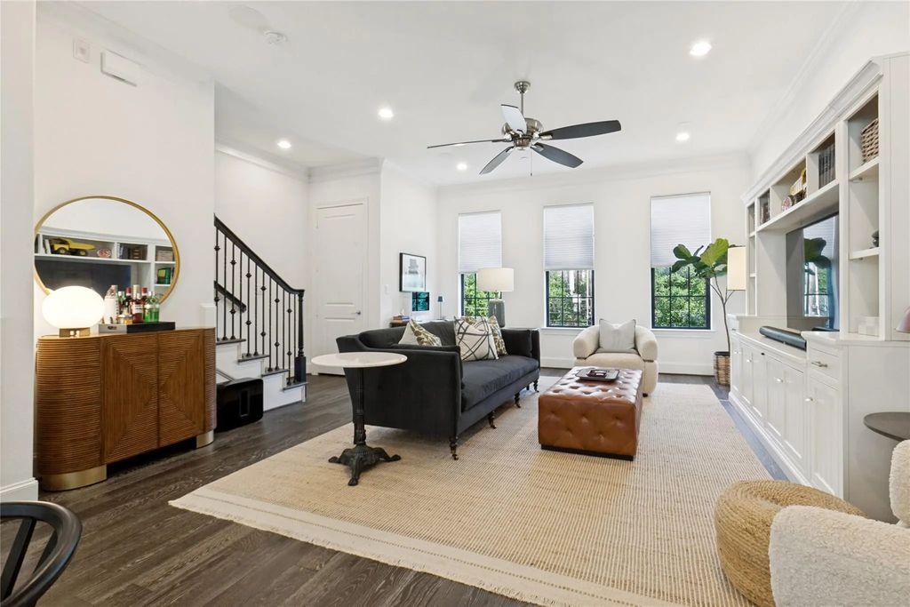 7333 Valley View Lane 604, Dallas