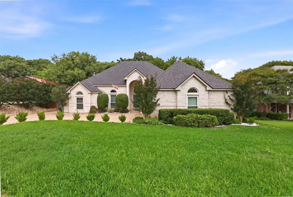 2105 Country Brook Drive, Weatherford