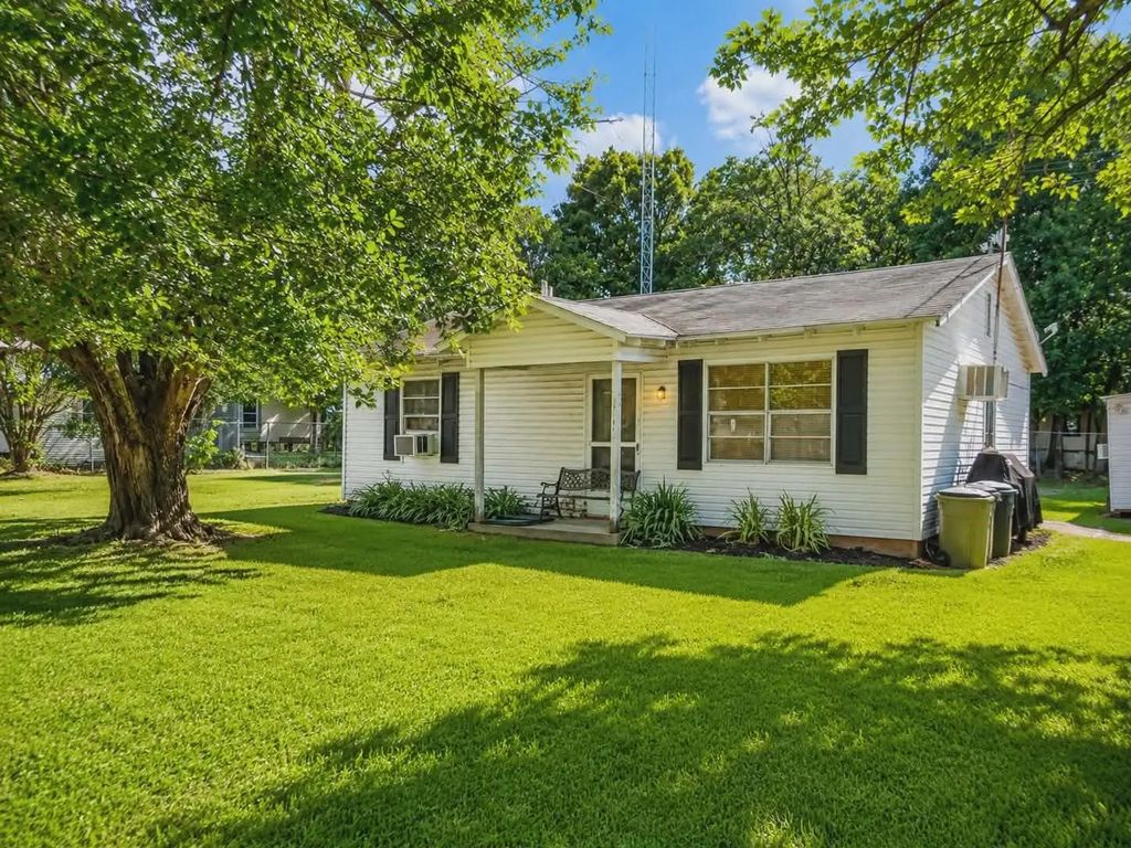 10181 Torama Street, Wills Point