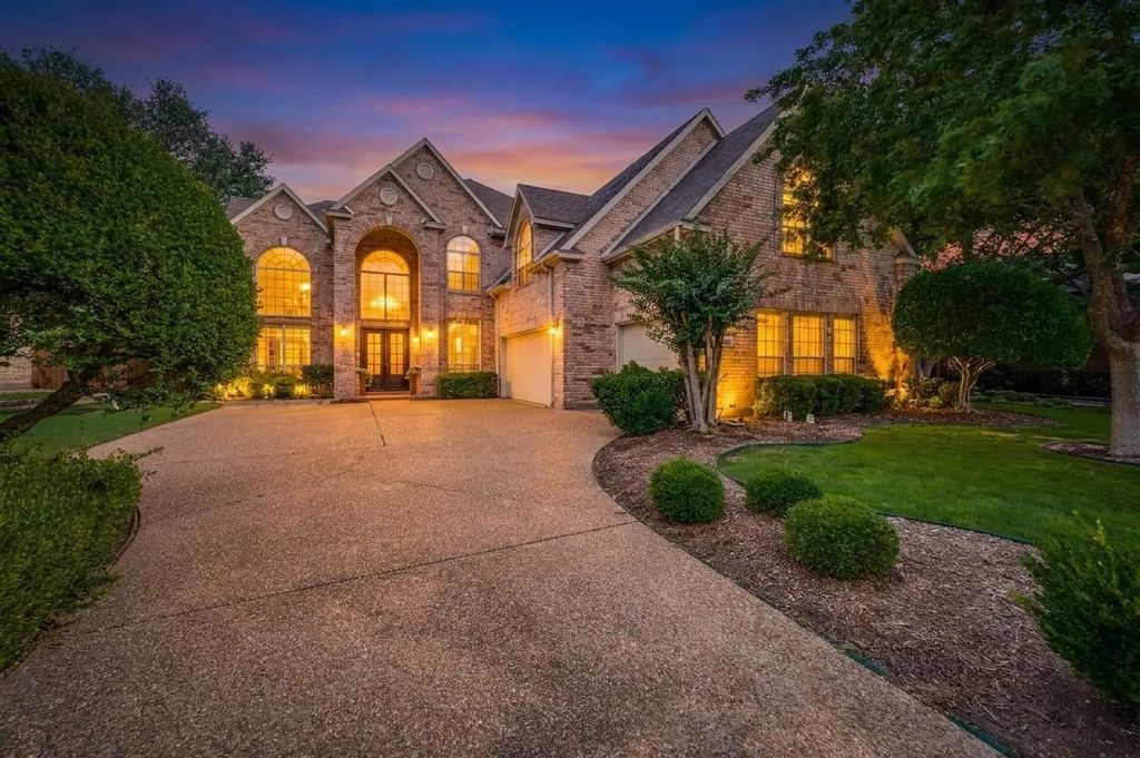 820 Parkwood Court, McKinney