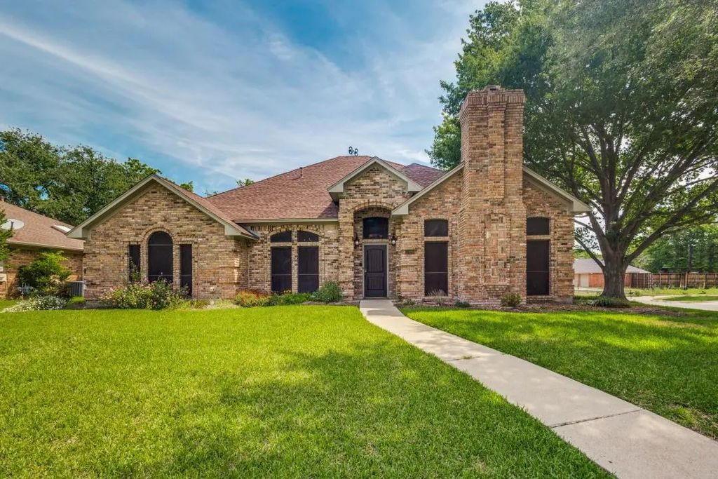2429 E Windsor Drive, Denton