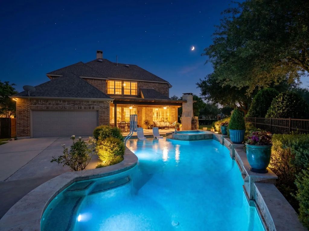 864 Willow Winds Street, Allen